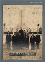藏品(總督府醫學校員林地區校友及久保老師於永靖庄陳家御遺蹟地合影)的圖片