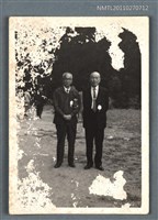 藏品(楊笑儂、詹作舟於南投縣溪頭大學林照相留念)的圖片