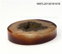 藏品(圓形礦石紙鎮)的圖片