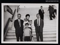 藏品(李一楠與琦君、文友於戶外合照1-23)的圖片