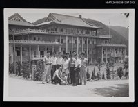 藏品(李一楠與琦君及學生於中國文化學院合照1-33)的圖片