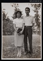 藏品(琦君與友人於戶外合照1-61)的圖片