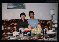 藏品(李一楠與琦君於家中合照2-24)的圖片