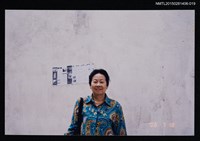 藏品(琦君妹妹潘樹珍於室外廊道獨照)的圖片