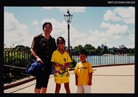 藏品(潘樹珍宇孫女杜浩妍、孫兒杜浩宇於狄斯奈樂園合照)的圖片