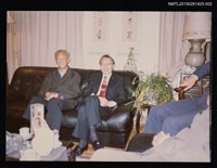 藏品(琦君1992年大陸返鄉2-2(一九九二年訪問北京、杭州，李唐基與友人於室內合影))的圖片