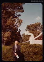 藏品(琦君夫婦生活照2-18(李唐基於聖地牙哥獨照))的圖片