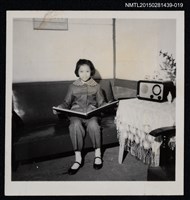 藏品(琦君友人家人獨照1-19)的圖片