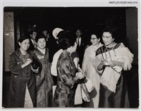 藏品(琦君訪韓活動照10(琦君與多位中韓女作家合照))的圖片