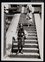 藏品(琦君訪韓活動照31(琦君著傳統韓國士兵服裝獨照))的圖片