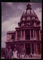 藏品(琦君夫婦歐遊照5（與友人於巴黎傷兵院前合影）)的圖片