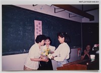 藏品(琦君與讀者合照)的圖片