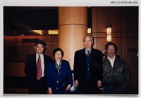 藏品(琦君與王鼎鈞等人合照2)的圖片