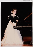 藏品(文友宋淑萍與女兒翁均和合照1（翁均和獨照）6)的圖片