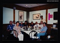 藏品(琦君夫婦與戴潮聲夫婦、永嘉中學校長葉雲帆等人合照)的圖片