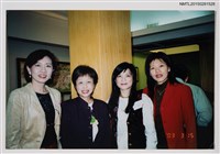 藏品(李昂與張鳯、石莉安等人合照)的圖片