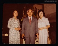 藏品(琦君夫婦與哈佛燕京圖書館館長吳文津夫婦等人合照（琦君與吳文津夫婦合照）4)的圖片