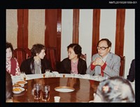 藏品(琦君與殷張蘭熙、潘人木、王藍等人餐聚合照1)的圖片