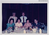 藏品(琦君夫婦與簡宛夫婦、夏志清等人餐聚合照1)的圖片