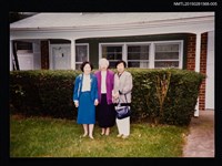 藏品(琦君與劉安諾、王臨冬餐聚合照5)的圖片