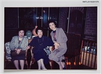 藏品(琦君與潘人木、瘂弦妻合照)的圖片