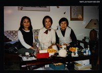 藏品(琦君夫婦與程明琤、譚煥瑛、張鳳等人合照（琦君與程明琤譚煥瑛合照）9)的圖片