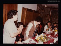 藏品(琦君與文友餐聚合照（與應平書、何凡、簡宛、林海音等人合照）9)的圖片