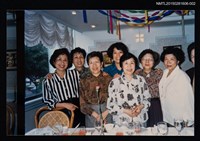 藏品(琦君與鮑曉暉、畢璞等人合照2)的圖片