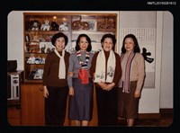 藏品(琦君與林海音、林文月、鄧珮瑜合照)的圖片