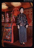 藏品(琦君夫婦於壽宴與人敬酒照（琦君獨照）2)的圖片