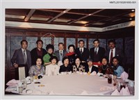 藏品(琦君夫婦與文友合照1)的圖片
