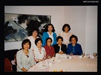 藏品(琦君與丹扉、吳玲瑤、石韻薇等人合照)的圖片