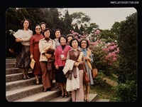 藏品(琦君與姚宜瑛、鮑曉暉、鍾麗珠等人合照8)的圖片