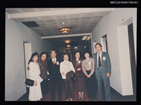 藏品(琦君與文友出席第一屆世界華文作家大會之合影1)的圖片