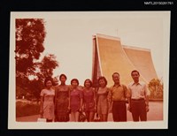 藏品(琦君夫婦與妹妹潘樹珍、友人立寧家族合照)的圖片