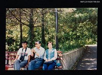 藏品(琦君夫婦與詹悟合照)的圖片