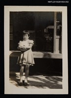 藏品(張秀亞女兒于德蘭獨照2)的圖片