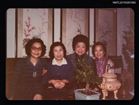 藏品(琦君與張秀亞、王琰如等人合照)的圖片