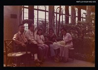 藏品(琦君夫婦與王怡之全家福合照5)的圖片