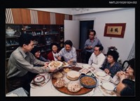 藏品(琦君夫婦與林海音夫婦、彭歌等人餐敘合照2)的圖片