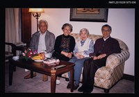 藏品(琦君夫婦與兒媳2001年返鄉大陸親友合照6)的圖片