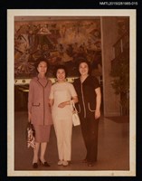 藏品(琦君與友人合照2-15)的圖片