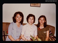 藏品(琦君與友人合照2-23)的圖片