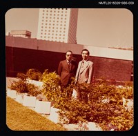 藏品(琦君夫婦與友人劉大偉及其家人合照9)的圖片