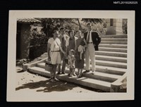 藏品(琦君夫婦與外國友人合照)的圖片