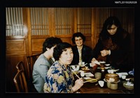 藏品(琦君與吳玲瑤、簡宛等人合照)的圖片