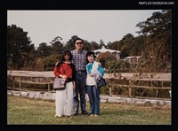 藏品(琦君夫婦與友人照3-45)的圖片