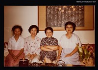 藏品(琦君與友人照5-7)的圖片