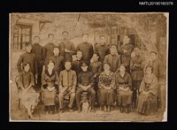 藏品(林氏好擔任臺南第三公學校教員時期留影（與同事合影）)的圖片