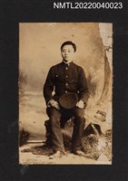 藏品(王甘棠少年時期著制服持帽坐姿獨照)的圖片